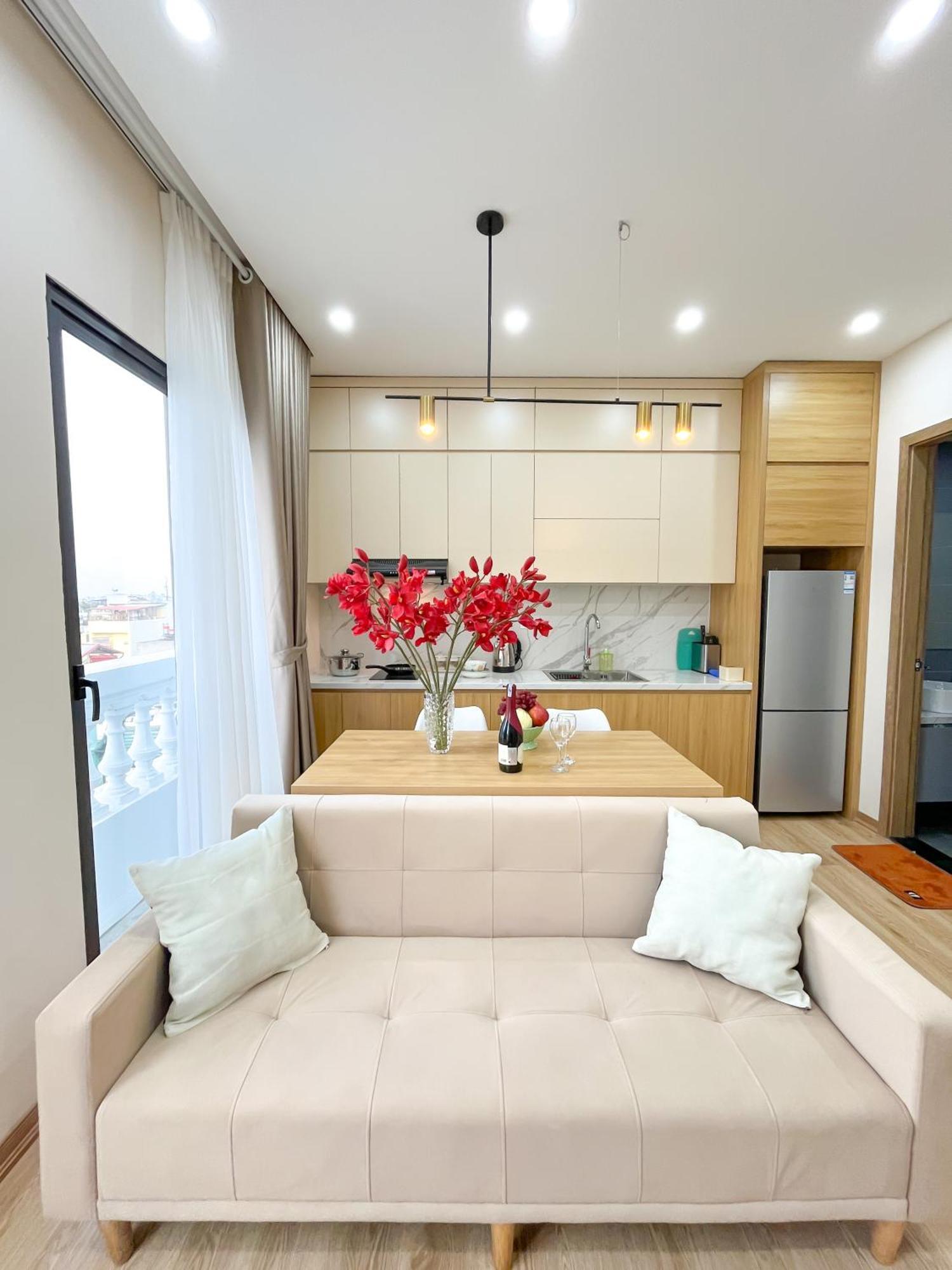 Amazing Housing Lac Long Quan 하노이 외부 사진